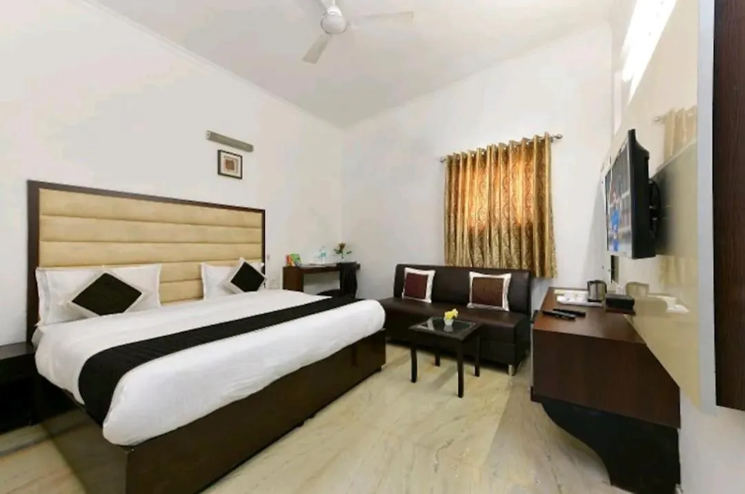 Hotel The First By Goyal Hoteliers Agra   Agra (Uttar Pradesh)