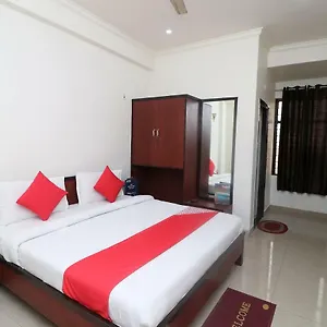 Gayatri Palace ** Agra (Uttar Pradesh)